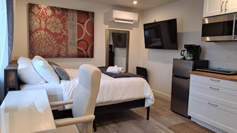 Rm #5 Mile Zero In 1644 Main St