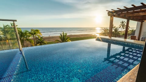 Oceanfront house with pool · Best Sunset