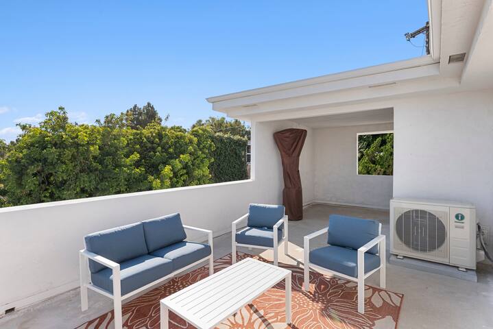 Luxury 7 BR Mission Hills Home with a View gallery image 4