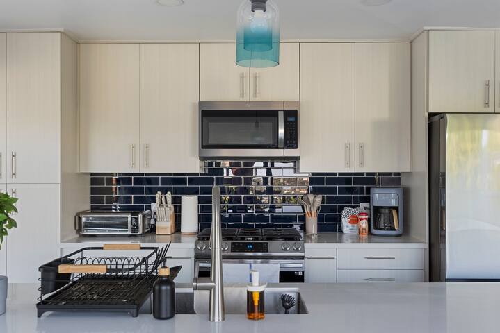 Luxury 7 BR Mission Hills Home with a View gallery image 5