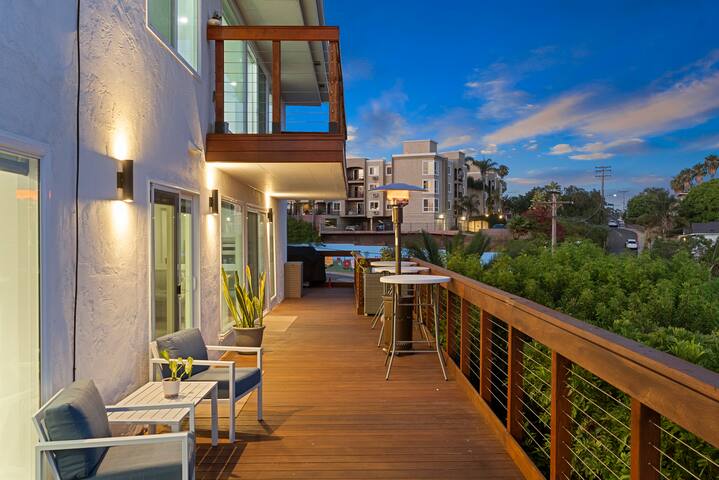 Luxury 7 BR Mission Hills Home with a View gallery image 2