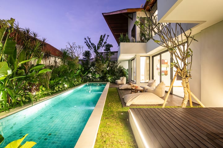 Luxurious 5-bd Villa In Seminyak - Art Deco Style - Bali