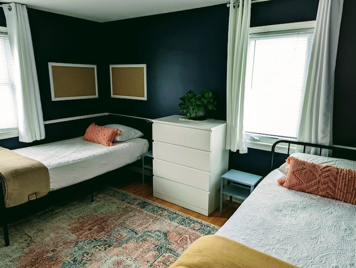 Спална соба на втор кат - два двокреветни кревета