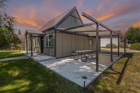 Top performing Airbnb: Bryce Canyon Launching Point w/ Courtyard Hot Tub in Panguitch