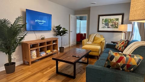 Top Airbnb: Beautiful Marjory's Cottage in Riverbend
