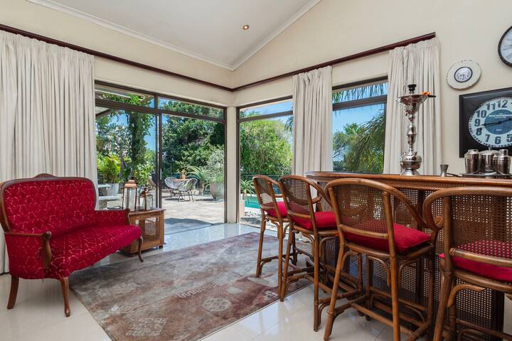 Suburban Oasis*Central*No Load shedding* Pool gallery image 3