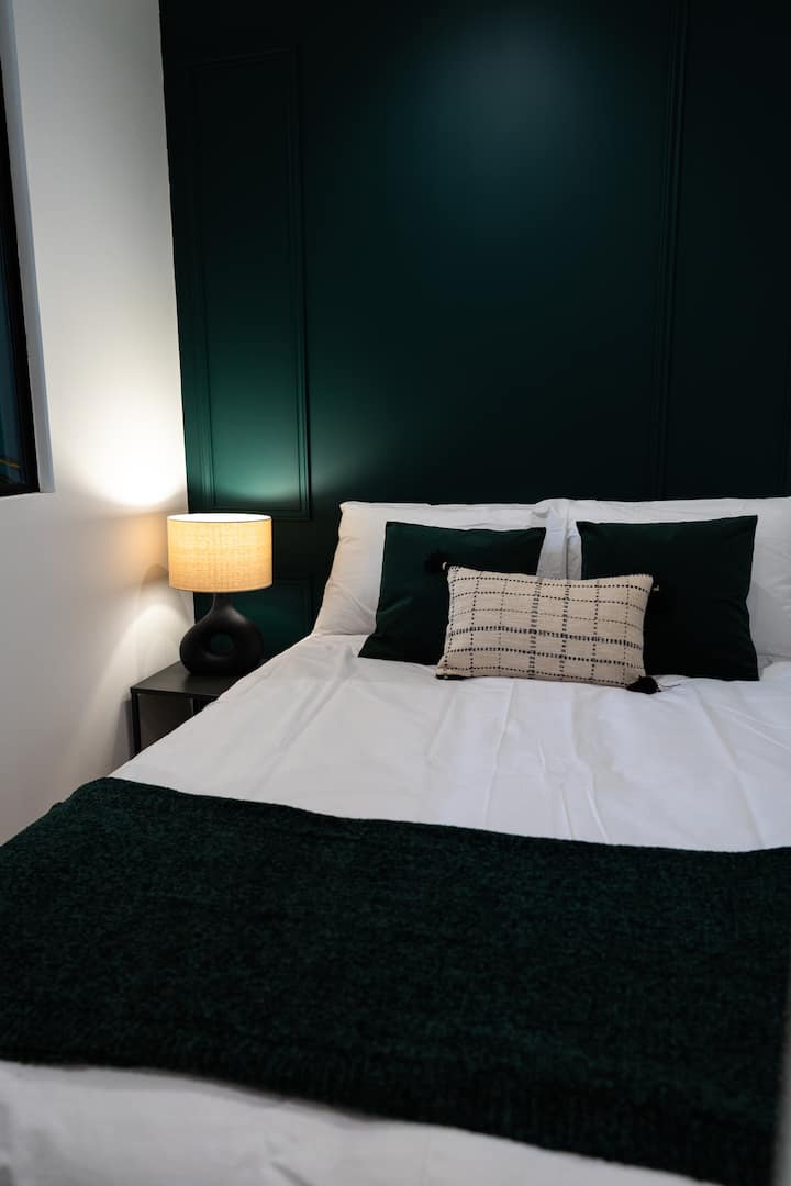 Hotelová pohodlná posteľ