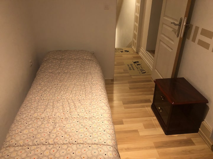1 sovrum (en säng)