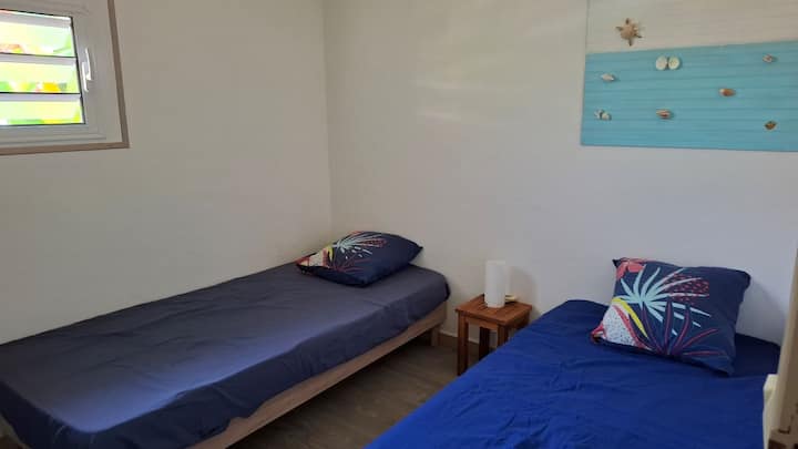 חדר שינה 2 : 2 מיטות 90*190