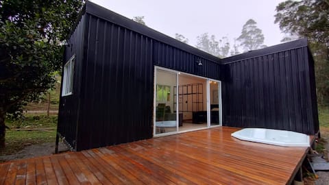 Cabana Moderna with Private Outdoor Hydro