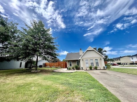Hot Tub in Fully-Loaded 2bd+2bth Home