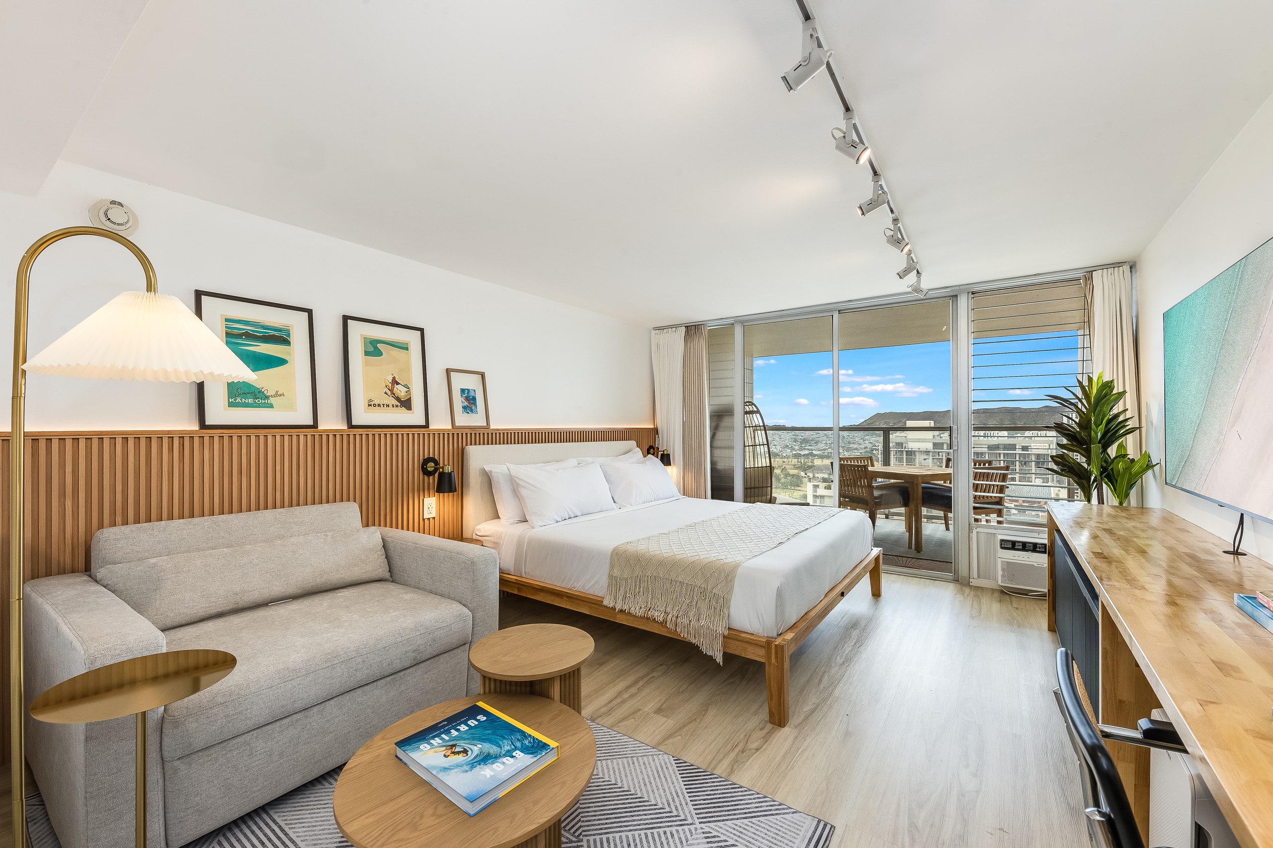 *Newly Remodeled - Ocean & Diamond Head View - Image 1