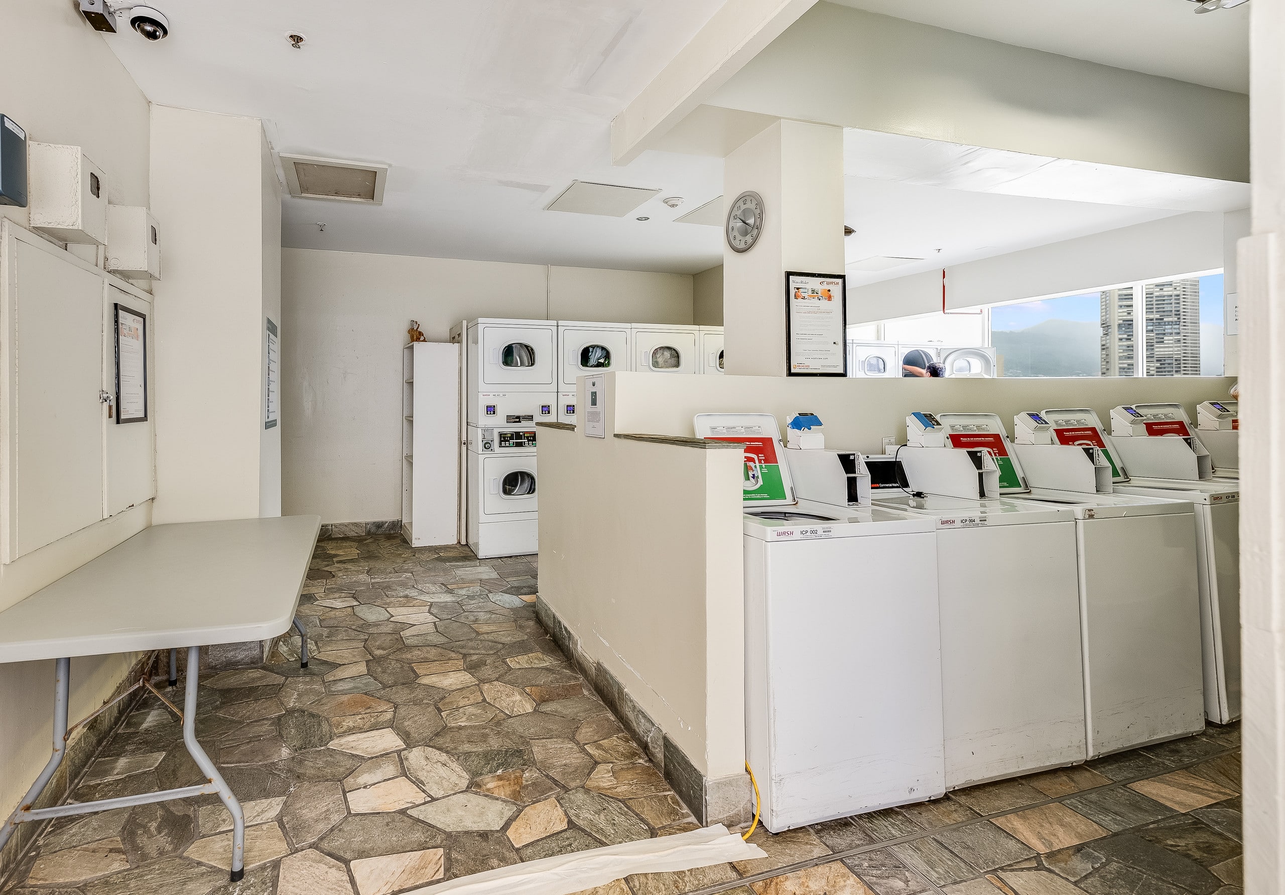 *Newly Remodeled - Ocean & Diamond Head View - Image 33