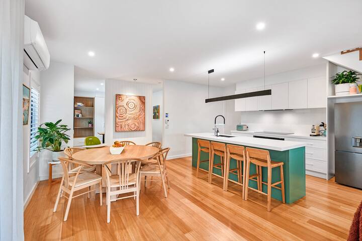 New! Seafoam Getaway gallery image 3