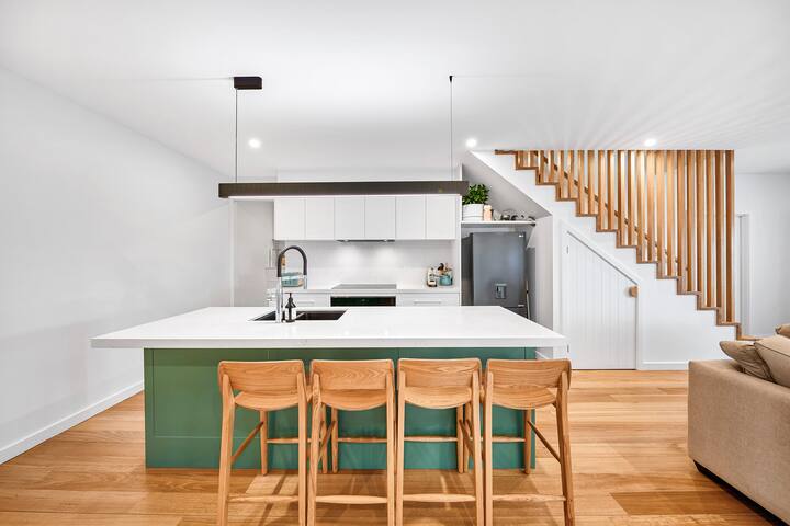 New! Seafoam Getaway gallery image 2