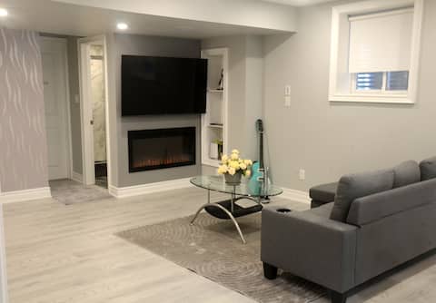 Cozy 2-Bed Modern Luxury Private Retreat