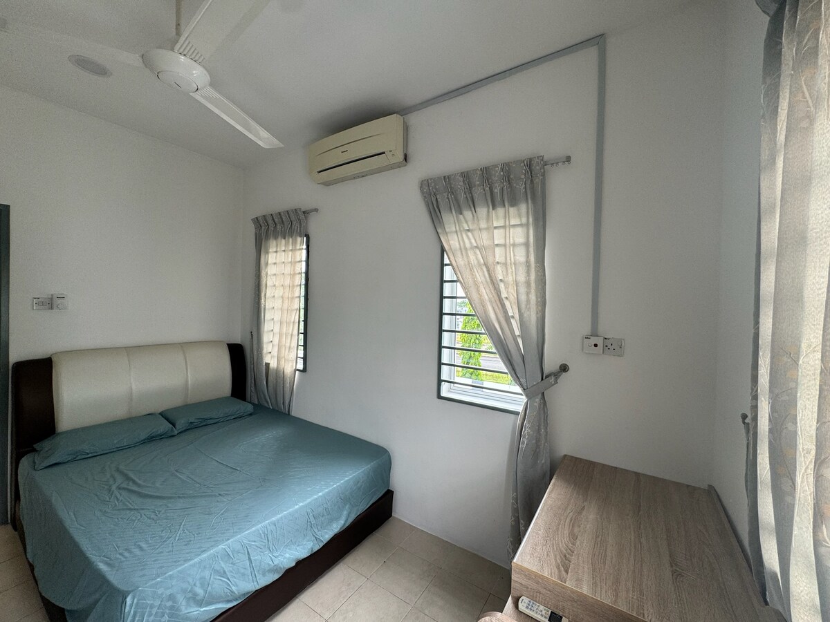 غرفة نوم 2 بسرير بحجم كبير.