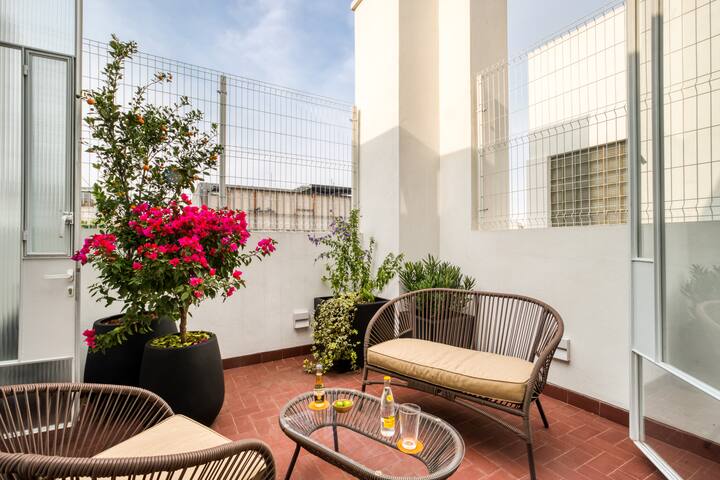 Magnificent 115m² Penthouse w/Terrace Elite Design gallery image 3