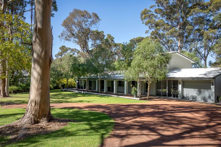 Emerald Cove I Private Properties gallery image 2