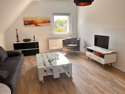 Leistungsstarkes Airbnb: Cozy apartment near the fair in Köln
