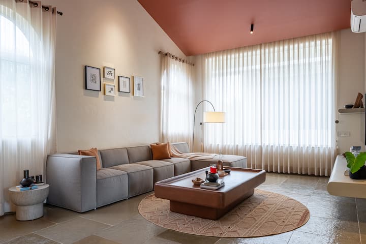 Living room 2 image 1