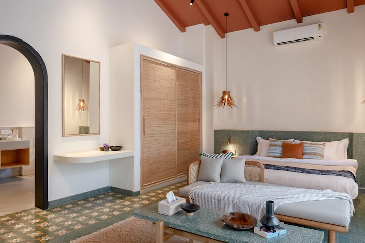 Bedroom 1 image 2