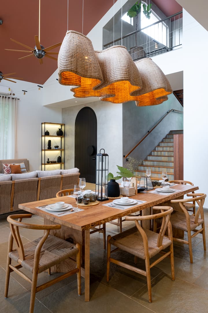 Dining area image 3