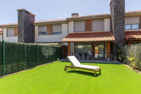 Chalet 3 Bed | Pool & Tennis | BBQ Patio