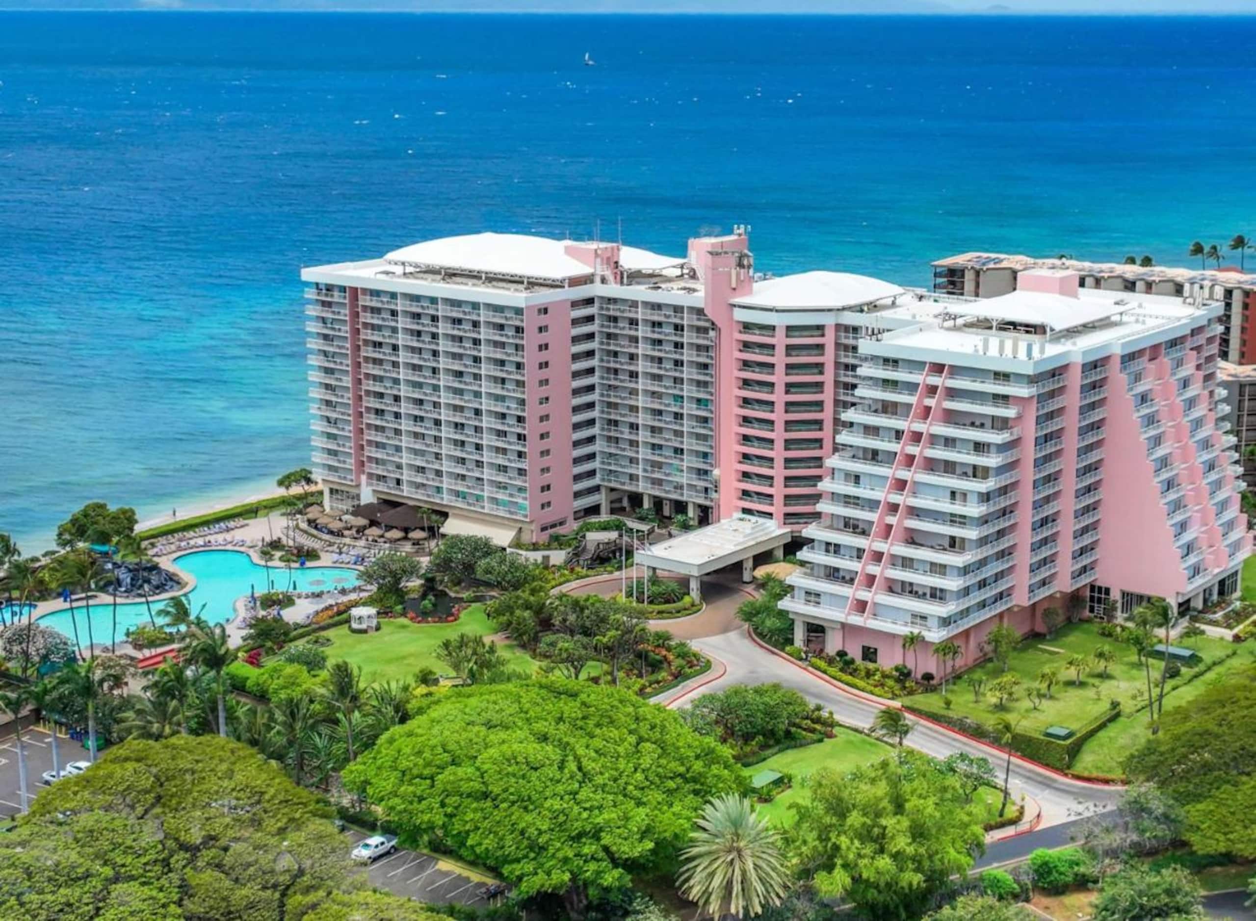 Condo in Lahaina · ★4.92 · 1 bedroom · 2 beds · 1 private bath - Image 35