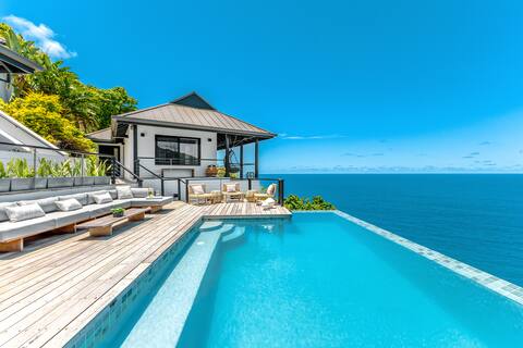 Villa Aja, 5-bds, Stairs to Beach, Refined Luxury