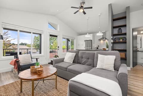 Top Airbnb: The Loft - Elm Lane Getaways in Abbotsford