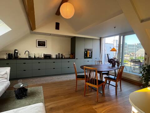 Popular Airbnb listing: Cozy duplex with terrace. in Forest Vorst