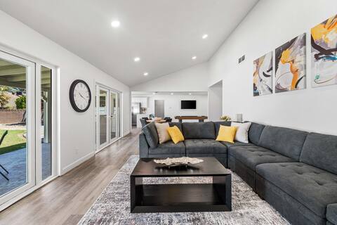 Successful Airbnb property: Modern Retreat On The Westside in Lancaster