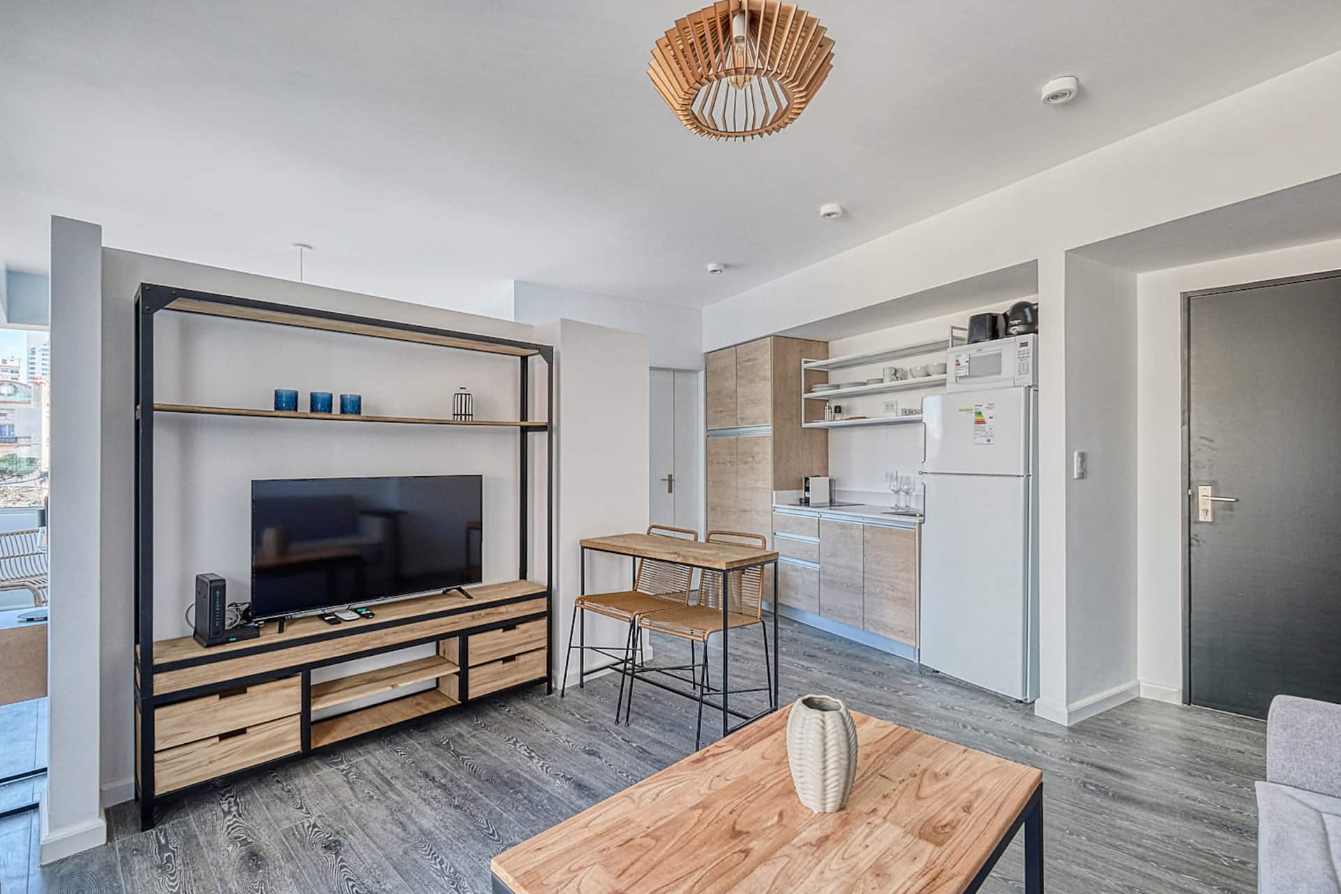 Modern apartment with balcony in Cañitas
