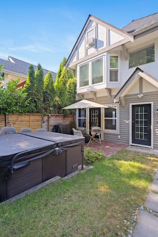 Elegant Kitsilano Home | Newly Renovated gallery image 2