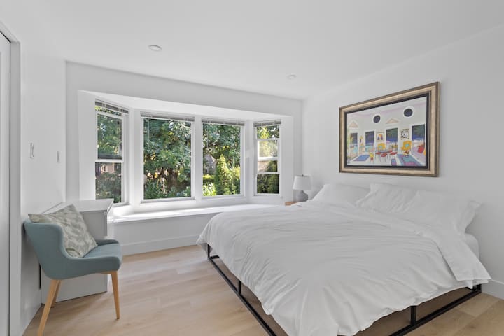 Elegant Kitsilano Home | Newly Renovated gallery image 4