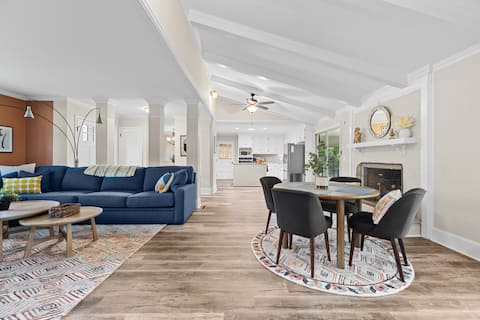 Popular Airbnb listing: Spacious Family Retreat | Game Room | 10min to Zoo in Greensboro / High Point