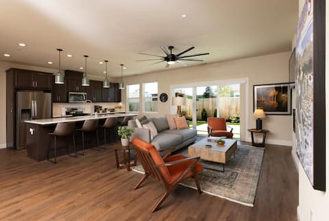 Foothills Farmhouse - V Vacation Rentals