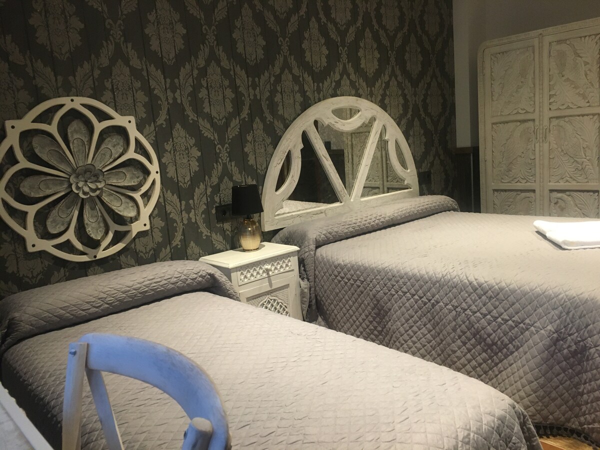 Fuentidueña Villas: Valentine's Day 32 seats 3