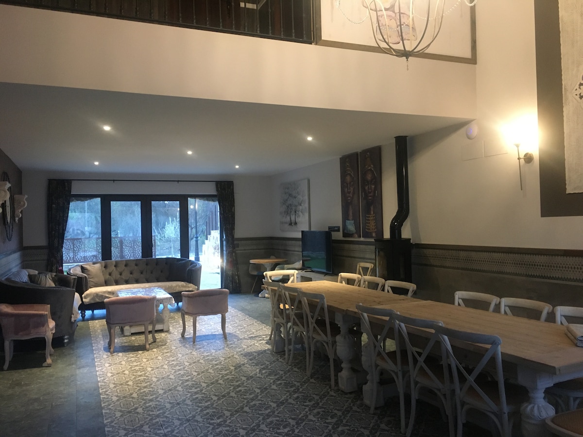 Fuentidueña Villas: Valentine's Day 32 seats 5