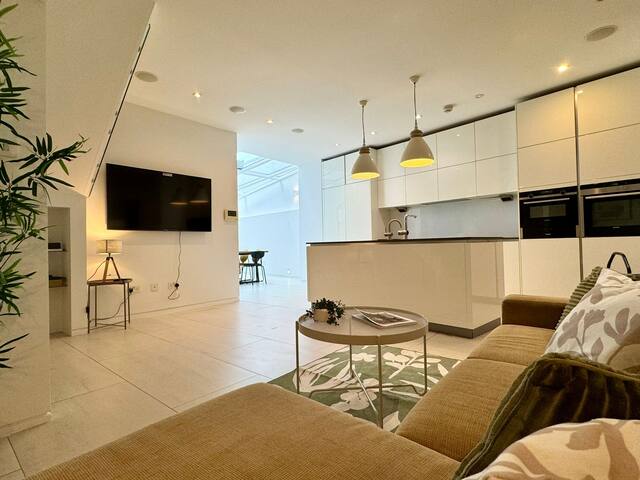 5G Kensington / Modern Spacious Duplex 4Bed 3bath gallery image 3