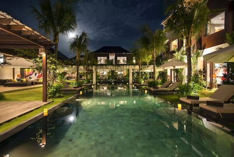 Family and Friends - All-In-Villa Perfect Getaway!