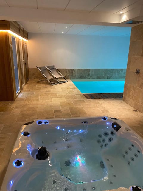 Le Cosy – Private Spa with Pool-Jacuzzi-Sauna