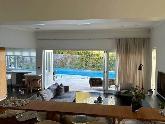 Modern home near Bondi Beach, parks and cafes gallery image 2