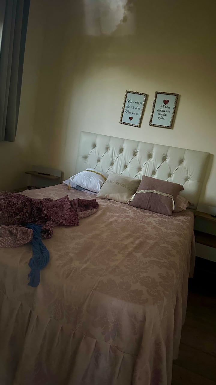 Dhomë gjumi në krye 