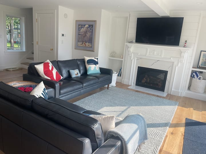 Oceanfront On Goose Rocks-4 Bed - Kennebunkport, ME