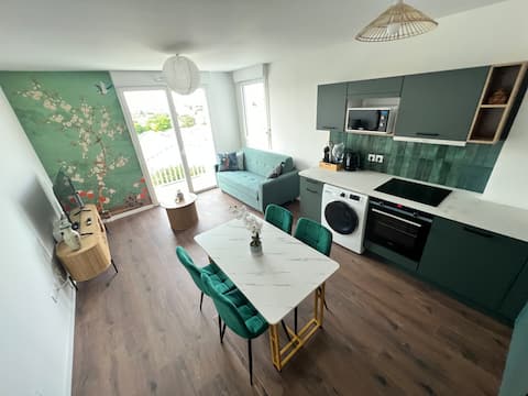 Top Airbnb: The Asian - New T2 near station à Vitry Sur Seine