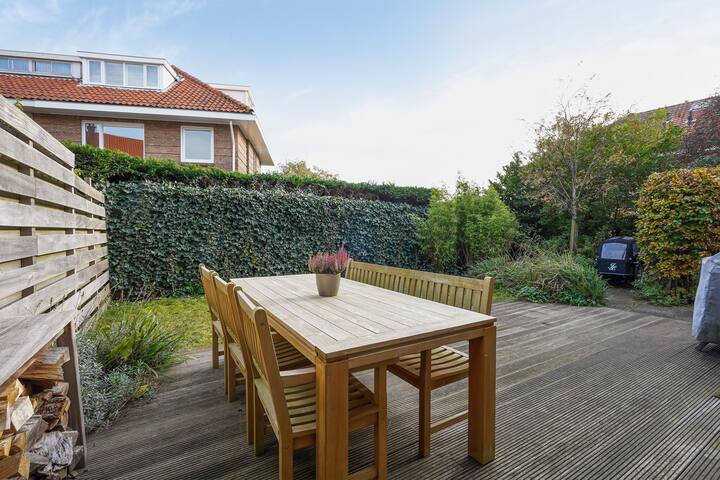 The Hague Beach Town House gallery image 3