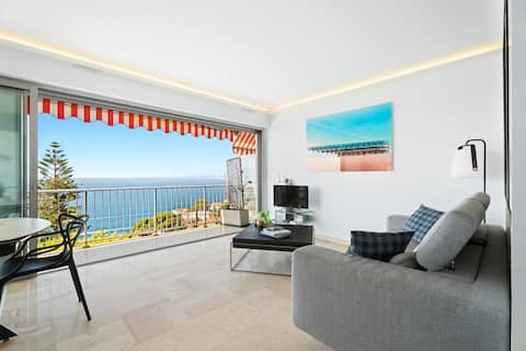Top Airbnb: Balcony overlooking the Mediterranean in Mont Boron