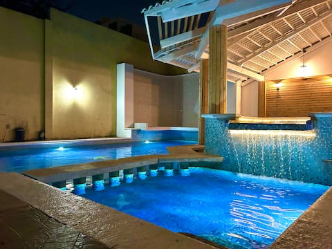 Entire house with a private pool/pier/near the beach